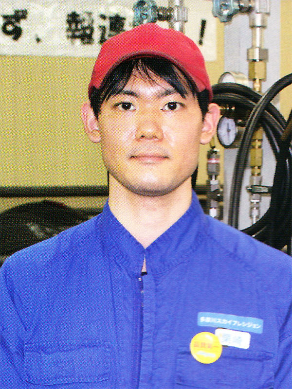 航空機整備部 栗崎さん (2011年入社)